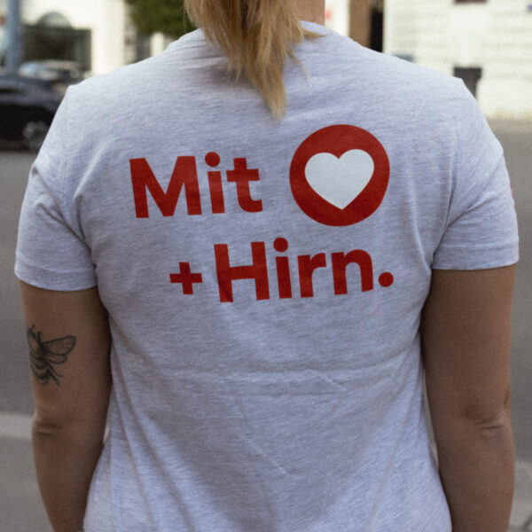 Mit Herz + Hirn T-Shirt tailliert – Bild 4