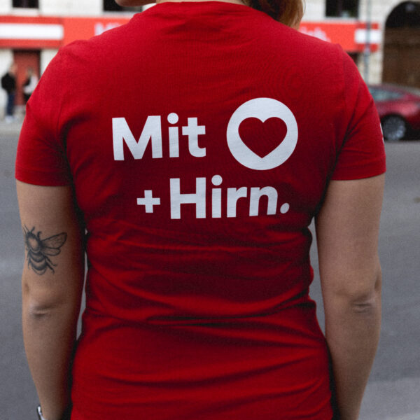 Mit Herz + Hirn T-Shirt tailliert – Bild 3