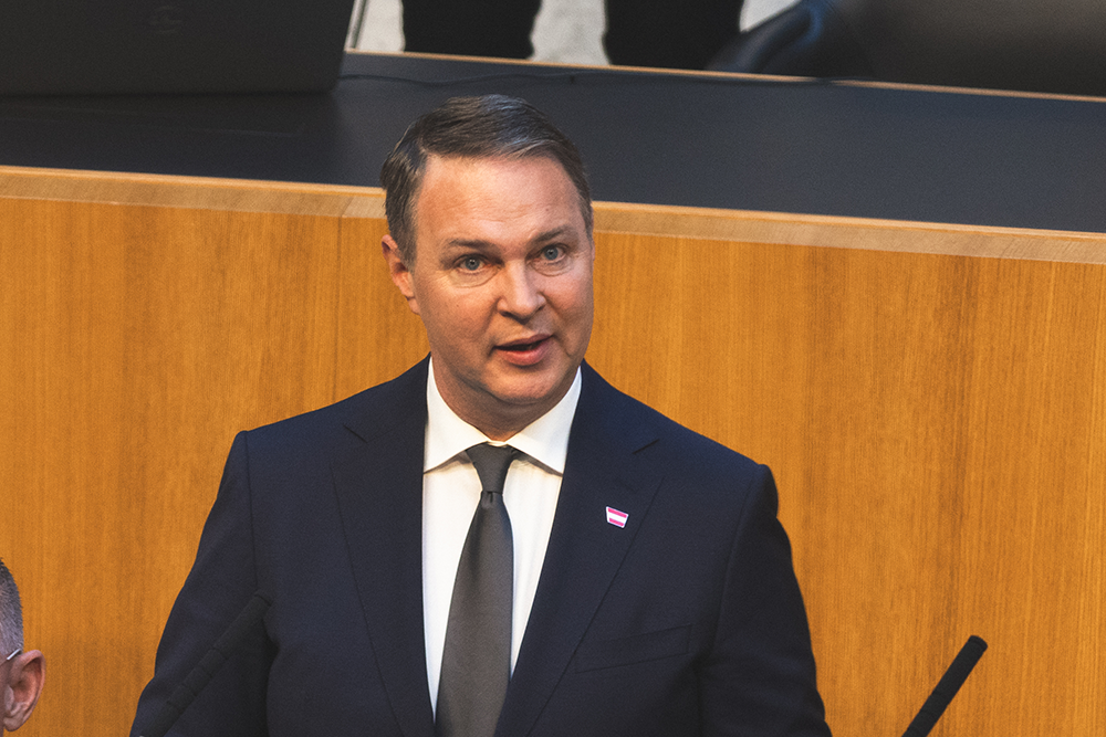 Vizekanzler Andi Babler bei der Regierungserklaerung im Nationalrat