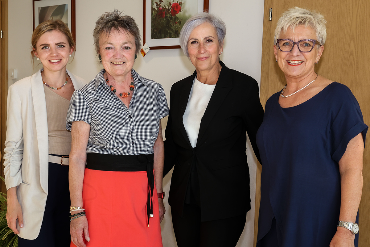 v.l.n.r.: Bianca Böhm (SPÖ Frauen Bernstein), Renate Habetler (BGMin Bernstein), Anna Sporrer (Justizministerin), LAbg. Doris Prohaska (SPÖ Bezirksfrauenvorsitzende)
