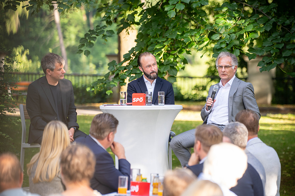 vlnr: Wolfgang Moitzi, Max Lercher, Markus Marterbauer im Gespräch im Grünen
