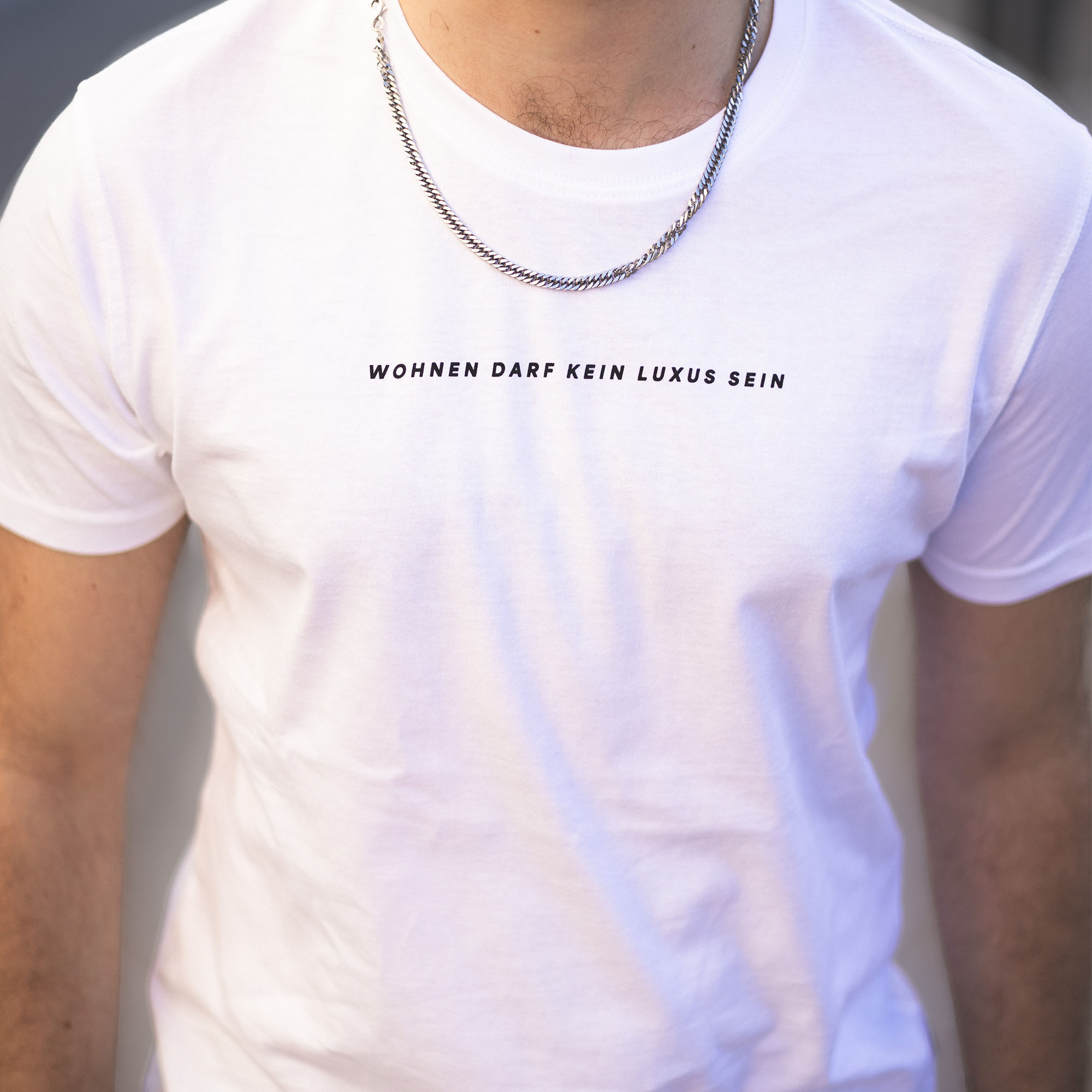 T-Shirt "Wohnen darf kein Luxus sein" – Bild 3