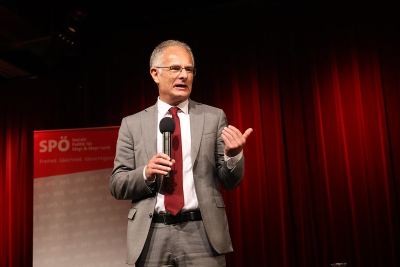 Im Museum Arbeitswelt in Steyr in Oberösterreich gibt’s immer viel zu sehen und zu erleben – dieses Mal eine Diskussion mit Finanzminister Markus Marterbauer (im Bild), zu der über 200 Gäste gekommen sind.