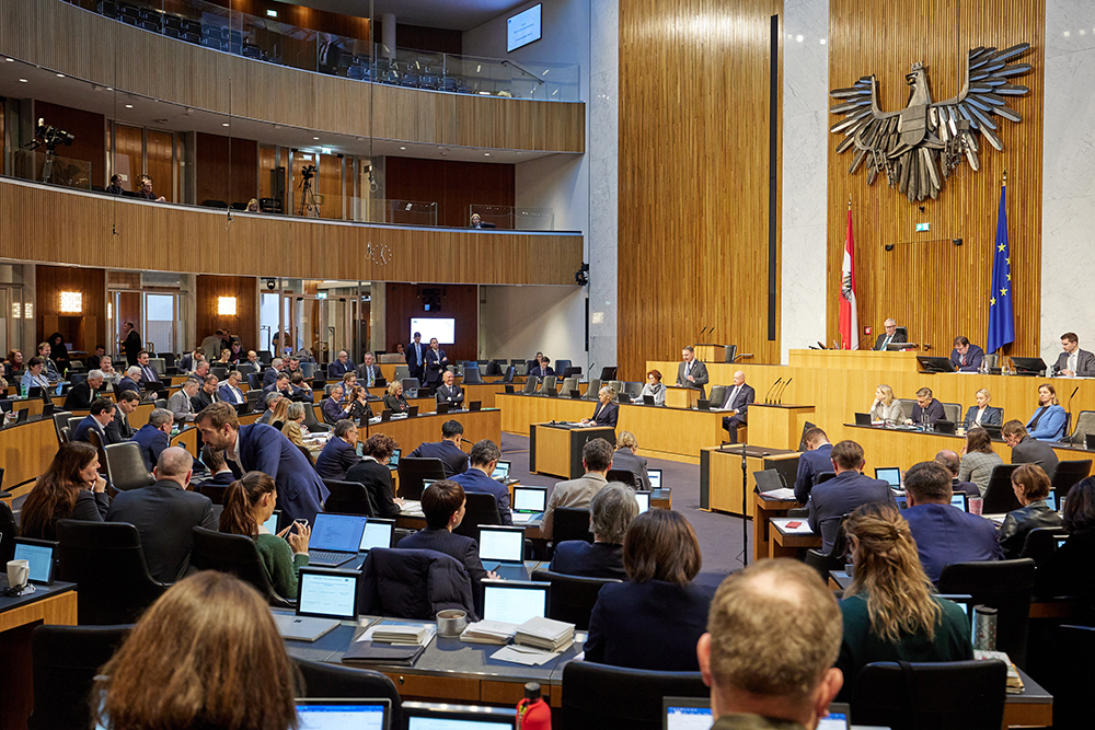 Regierungsbank. Am Wort: Vizekanzler Andreas Babler (SPÖ)