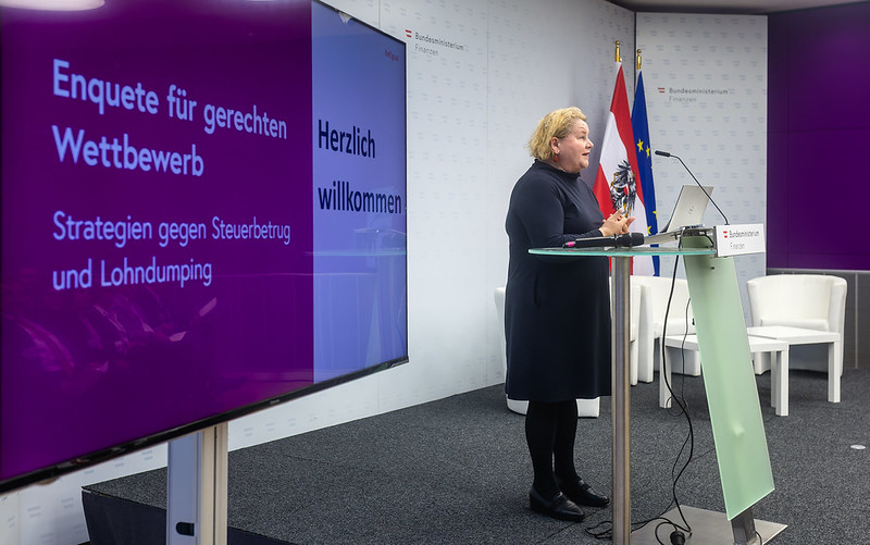 Enquete für gerechten Wettbewerb - Strategien gegen Steuerbetrug und Lohndumping - im Bild: Arbeits- und Sozialministerin Korinna Schumann