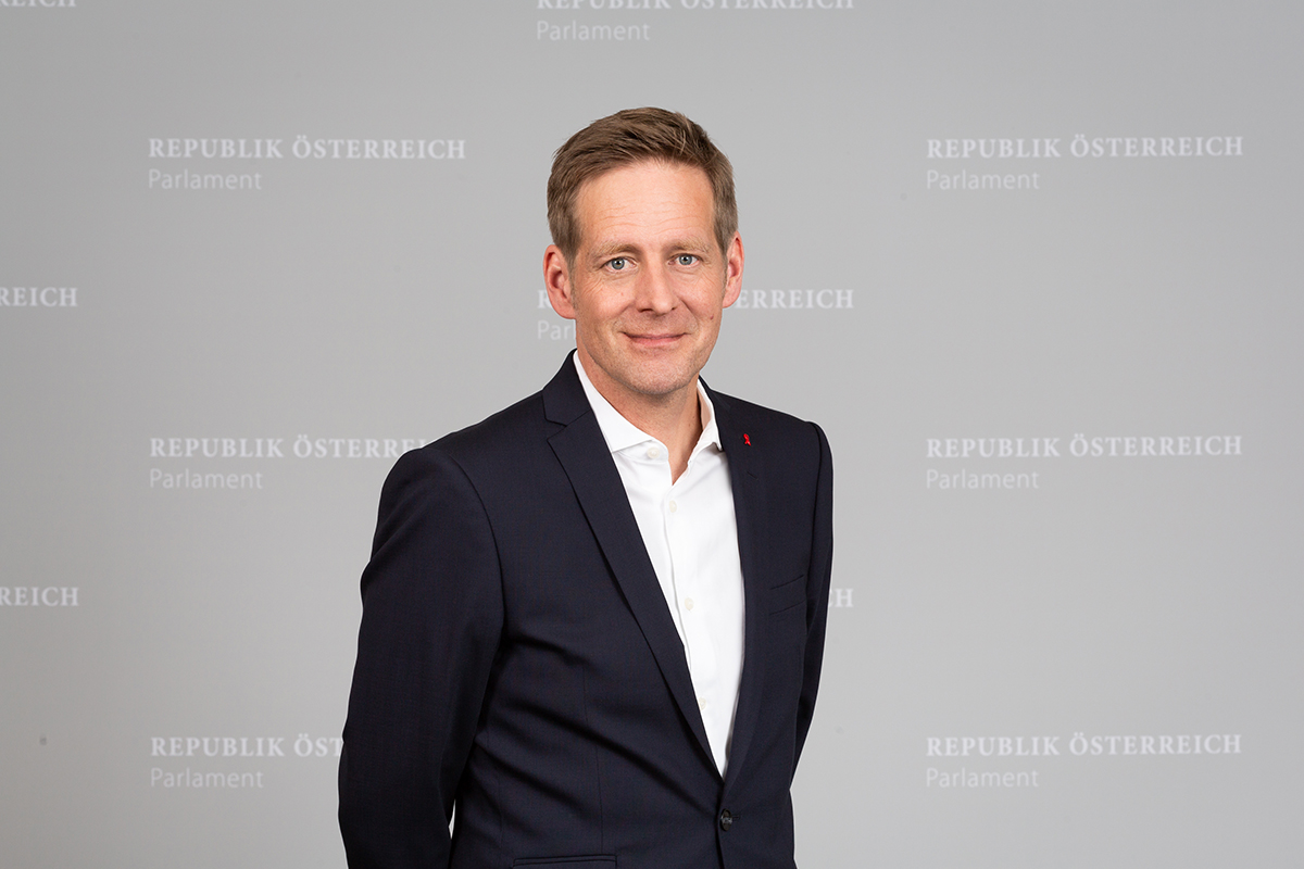 Bild: Porträt SPÖ-Finanzsprecher Jan Krainer