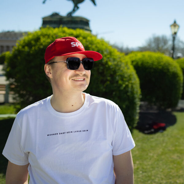 T-Shirt "Wohnen darf kein Luxus sein"