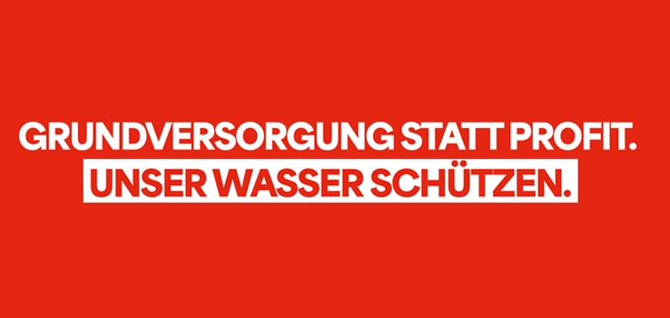 TEXT-SUJET mit rotem Hintergrund und zwei Zeilen Text; Text erste Zeile in weißer Schrift: 