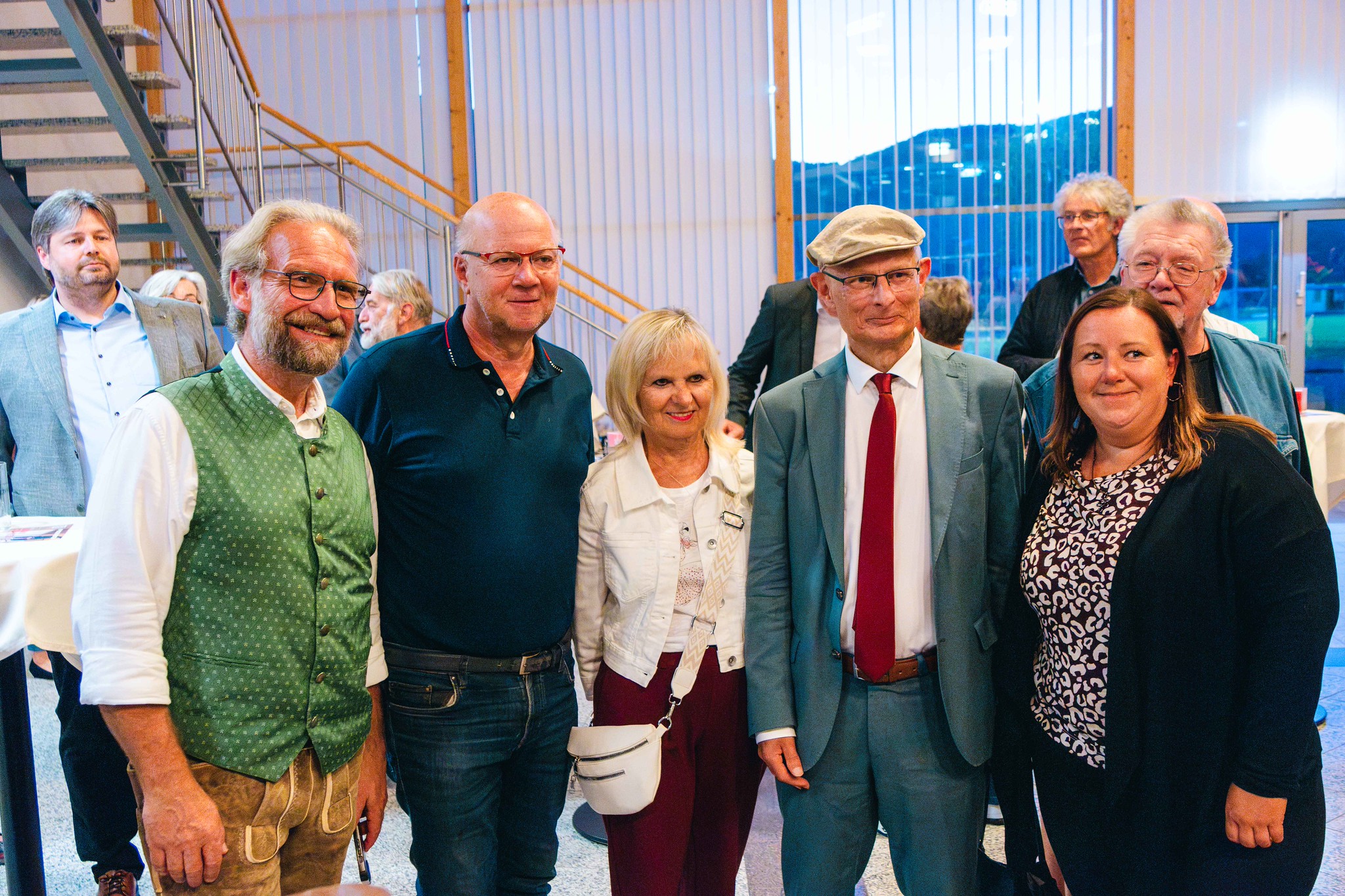 Tour-Termin mit SPÖ-Finanzminister Markus Marterbauer (4.v.l.) in Micheldorf in Oberösterreich.