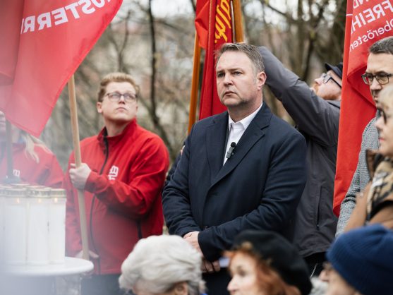 Andreas Babler erinnerte in Steyr im Gedenken an die Ereignisse des 12. Februars 1934.