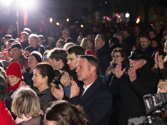 Andreas Babler erinnerte in Wien im Gedenken an die Ereignisse des 12. Februars 1934.