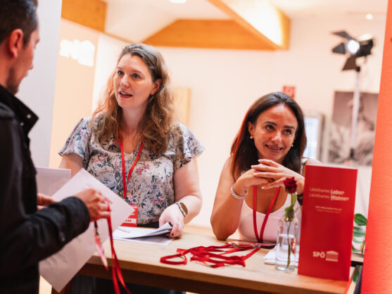 Mitarbeiterinnen des Parlamentsklubs