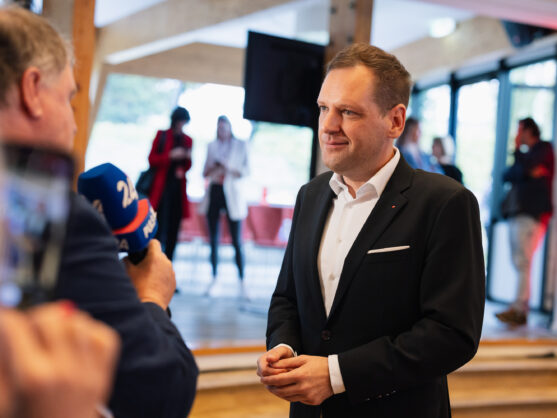 Philip Kucher beim Interview