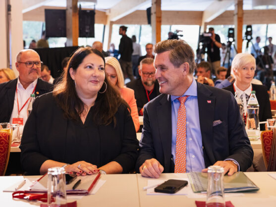 Kathrin Gaál und Peter Hanke im Publikum