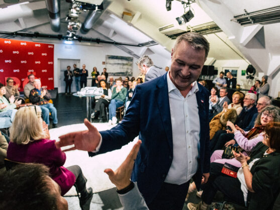 Auftaktveranstaltung zu „Ordnen statt Spalten“ mit großer Rede von SPÖ-Chef, Vizekanzler Andreas Babler in Salzburg.